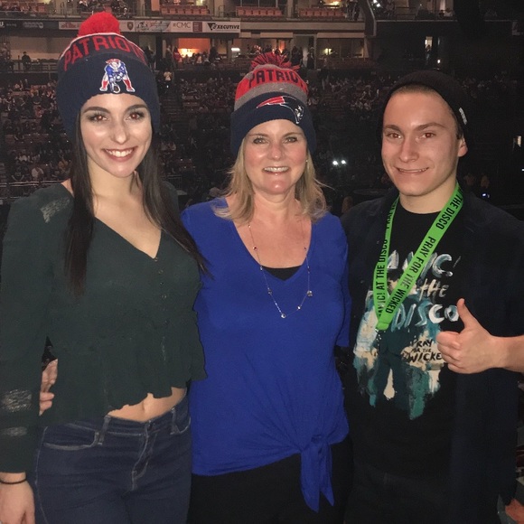 Meet your Posher, Vicky- Posh Ambassador - Picture 3 of 8